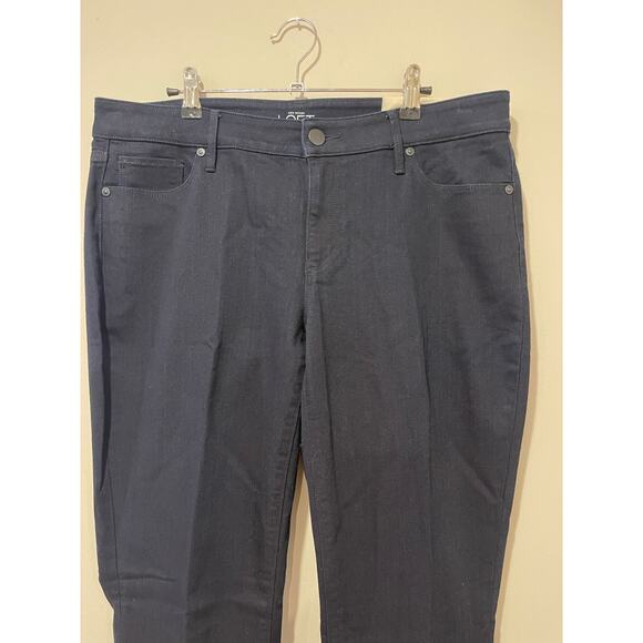 Loft NWT Womens Curvy Sexy Boot Jeans Denim Dark Wash Bootcut Mid Rise Size 32 - Picture 3 of 7